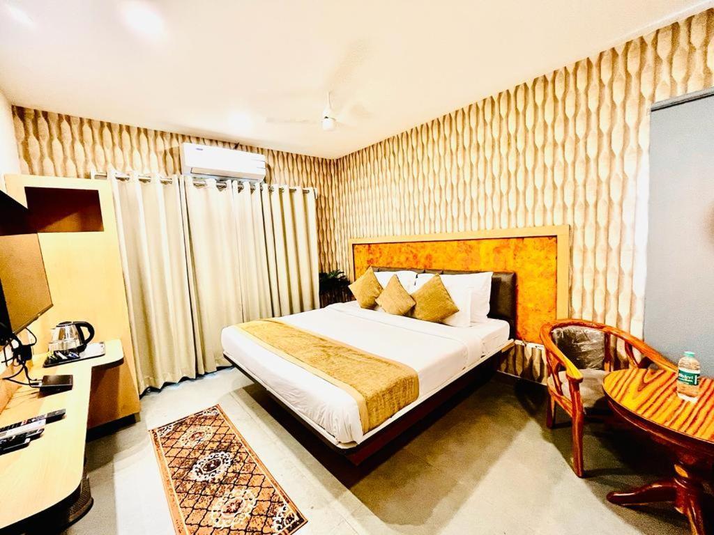 Hotel Lake View Airport Zone Hyderabad Bagian luar foto
