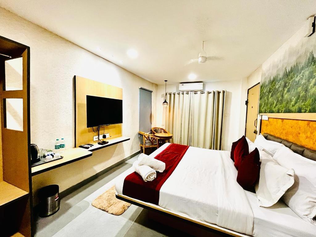Hotel Lake View Airport Zone Hyderabad Bagian luar foto
