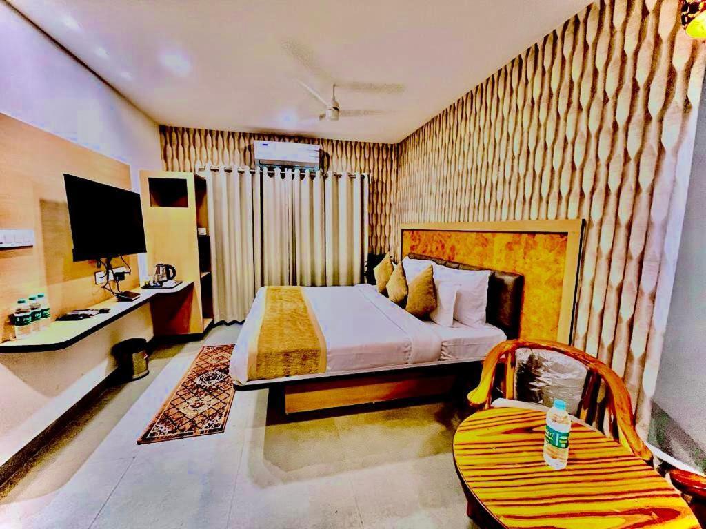 Hotel Lake View Airport Zone Hyderabad Bagian luar foto