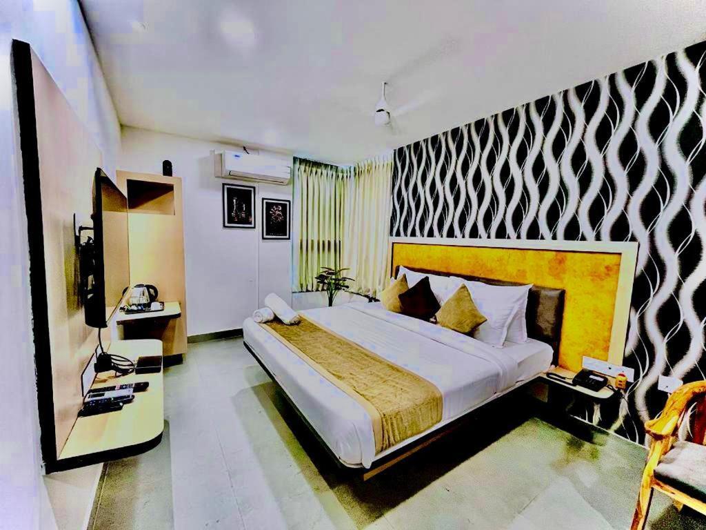 Hotel Lake View Airport Zone Hyderabad Bagian luar foto