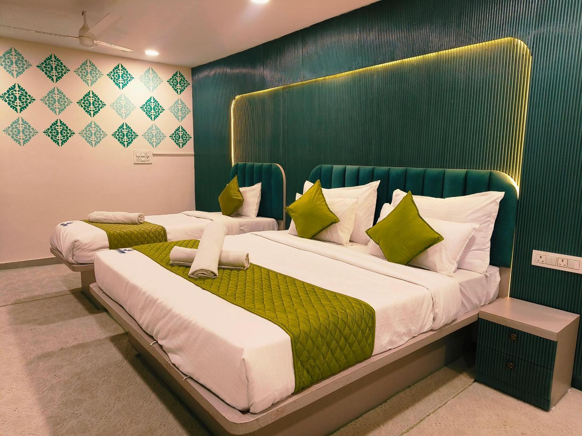 Hotel Lake View Airport Zone Hyderabad Bagian luar foto