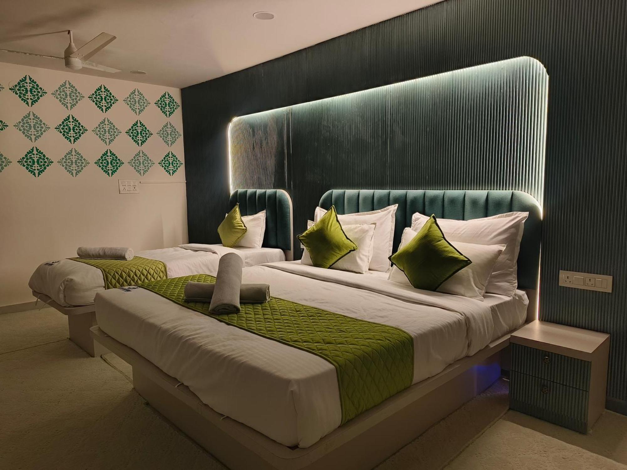 Hotel Lake View Airport Zone Hyderabad Bagian luar foto